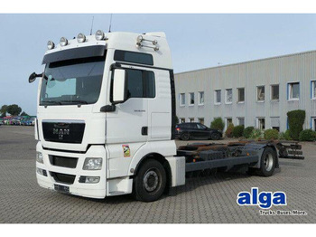 Caminhão chassi MAN TGX 18.440