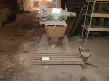Máquina para metais