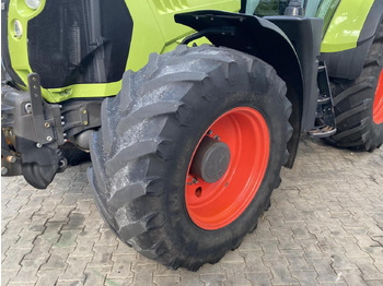 Trator CLAAS Arion 640: foto 2