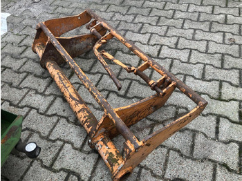 Carregador frontal para o trator MANITOU