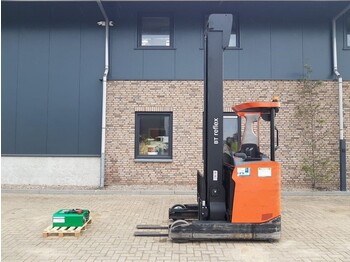 Empilhador retráctil BT RRE180H Toyota 1.8 ton Triplex Freelift Sideshift Elektra Reachtruck: foto 4 Empilhador retráctil BT RRE180H Toyota 1.8 ton Triplex Freelift Sideshift Elektra Reachtruck: foto 4