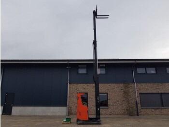 Empilhador retráctil BT RRE180H Toyota 1.8 ton Triplex Freelift Sideshift Elektra Reachtruck: foto 3 Empilhador retráctil BT RRE180H Toyota 1.8 ton Triplex Freelift Sideshift Elektra Reachtruck: foto 3