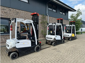 Empilhadeira elétrica HYSTER