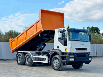 Caminhão basculante IVECO Trakker