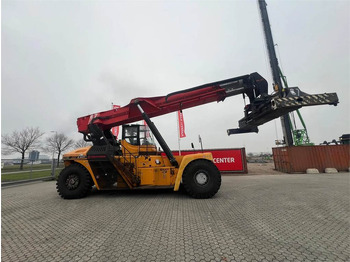 Reachstacker porta contentores