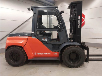 Empilhadeira a diesel TOYOTA