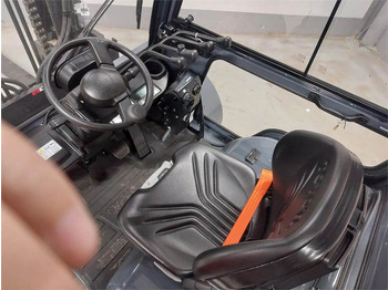 Empilhadeira a diesel TOYOTA