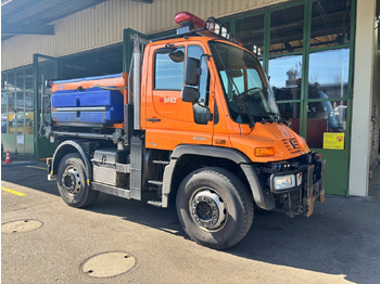 Caminhão basculante UNIMOG U400