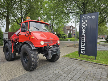 Caminhão grua UNIMOG