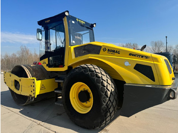 Compactador BOMAG