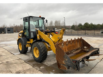 Carregadeira de rodas CATERPILLAR 908M
