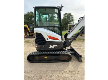 Mini escavadeira BOBCAT E27