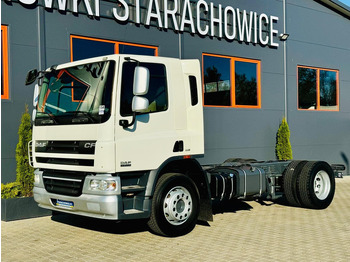 Caminhão chassi DAF CF 65 220