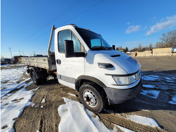 Caminhão basculante IVECO Daily
