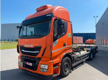 Caminhão chassi IVECO Stralis 460