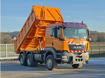 Caminhão basculante MAN TGS 26.440