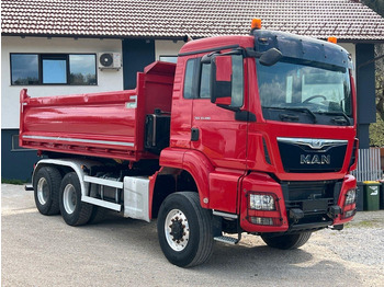 Caminhão basculante MAN TGS 33.480