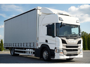Caminhão com lona SCANIA P 280