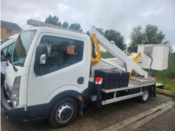 Veículo comercial NISSAN