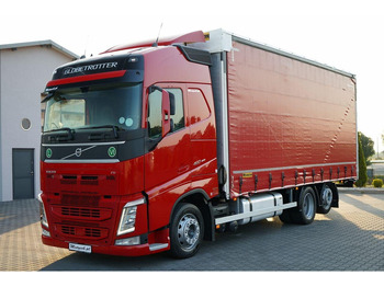 Caminhão com lona VOLVO FH 460