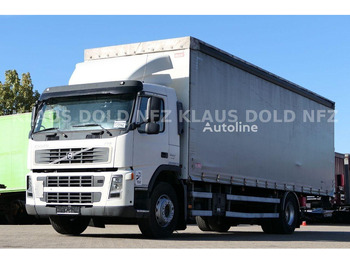 Caminhão com lona VOLVO FM 300