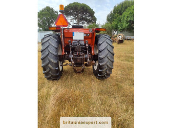 Trator FIAT 780 | 4 cylinder | Oil brakes | Power steering: foto 4