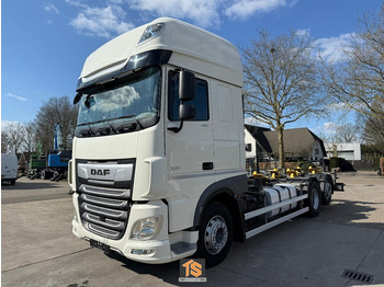 Caminhão transportador de contêineres/ Caixa móvel DAF XF 480