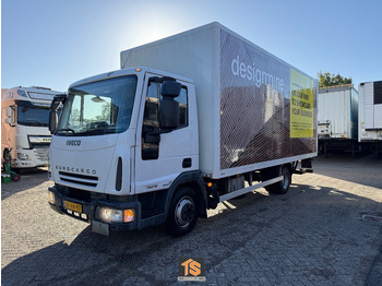 Caminhão furgão IVECO
