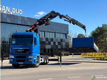 Caminhão grua MAN TGS 33.480