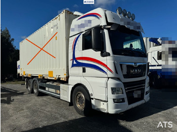 Caminhão chassi MAN TGX