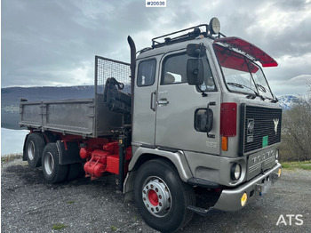 Camião de caixa aberta/ Plataforma, Caminhão grua Volvo F89 46: foto 4