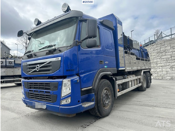 Caminhão limpa fossa VOLVO FM 460