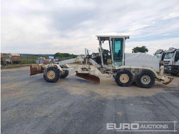 Motoniveladora NEW HOLLAND