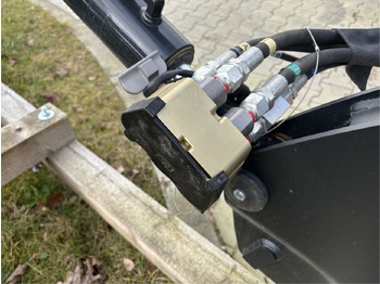 Carregador frontal para o trator Alö Frontlader G5L Valtra: foto 2