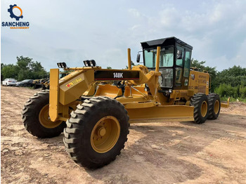 Motoniveladora CATERPILLAR 140K