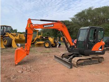 Escavadeira DOOSAN DX55