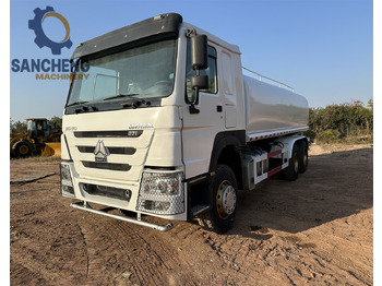 Caminhão tanque SINOTRUK HOWO