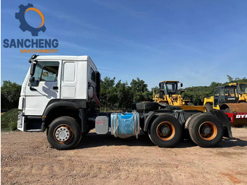 Tractor SINOTRUK HOWO