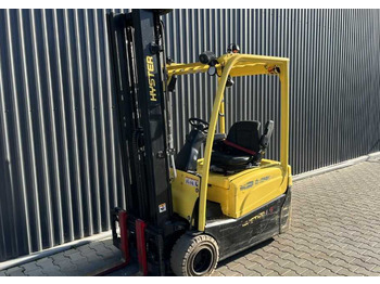 Empilhadeira elétrica HYSTER