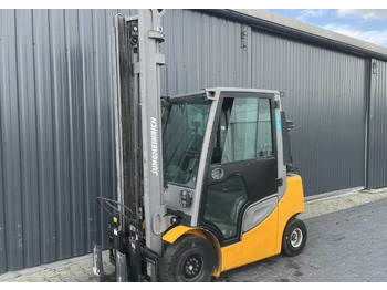 Empilhadeira a gás JUNGHEINRICH TFG 425