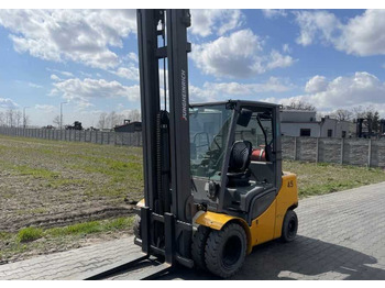 Empilhadeira a gás JUNGHEINRICH TFG