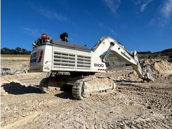 Escavadeira LIEBHERR