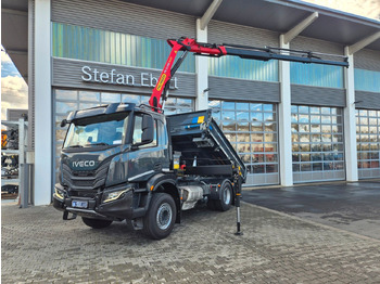 Caminhão basculante IVECO