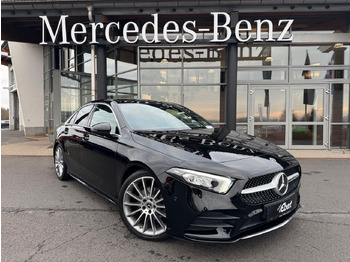Sedã MERCEDES-BENZ