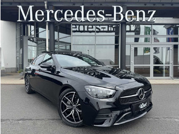 Sedã MERCEDES-BENZ