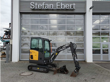 Mini escavadeira VOLVO EC18E