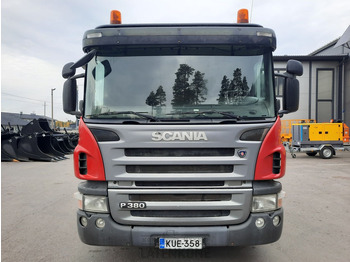 Caminhão transporte de veículos Scania P380 8x2 koneenkuljetusauto: foto 4