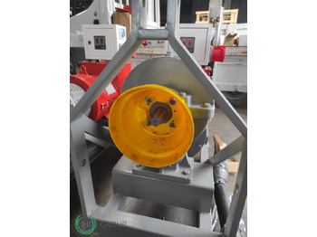 Gerador elétrico Elektro-Jen 30 kVa / 24 kW PTO driven generator with AVR control: foto 3 Gerador elétrico Elektro-Jen 30 kVa / 24 kW PTO driven generator with AVR control: foto 3