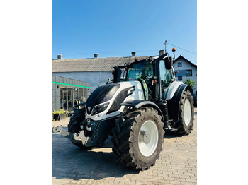 Trator VALTRA T174