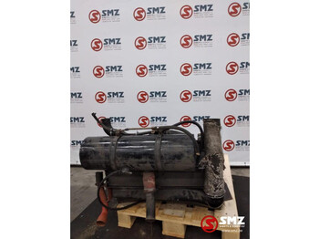 Radiador de Caminhão Renault Occ radiator + expansievat Renault 87cm hoog x 70: foto 3